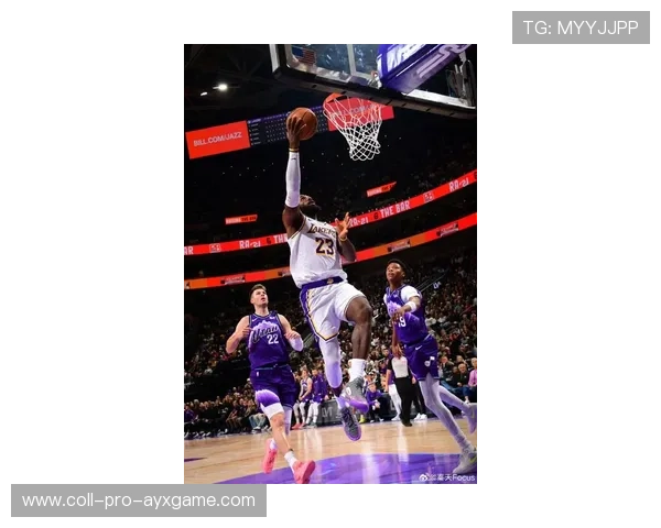 詹姆斯冲击篮筐无人可挡